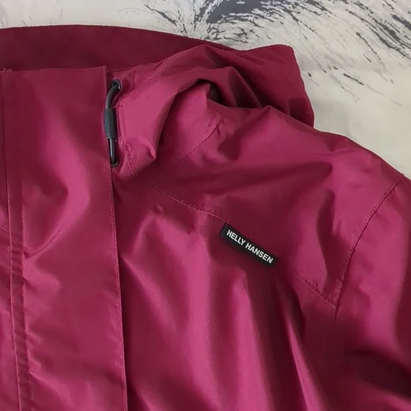 Helly Hansen Raspberry coloured raincoat - Picture 7 of 12